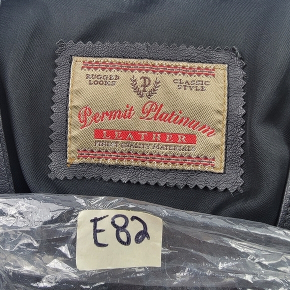 Permit Platinum Leather black leather snap front vest adjustable back - Picture 2 of 5